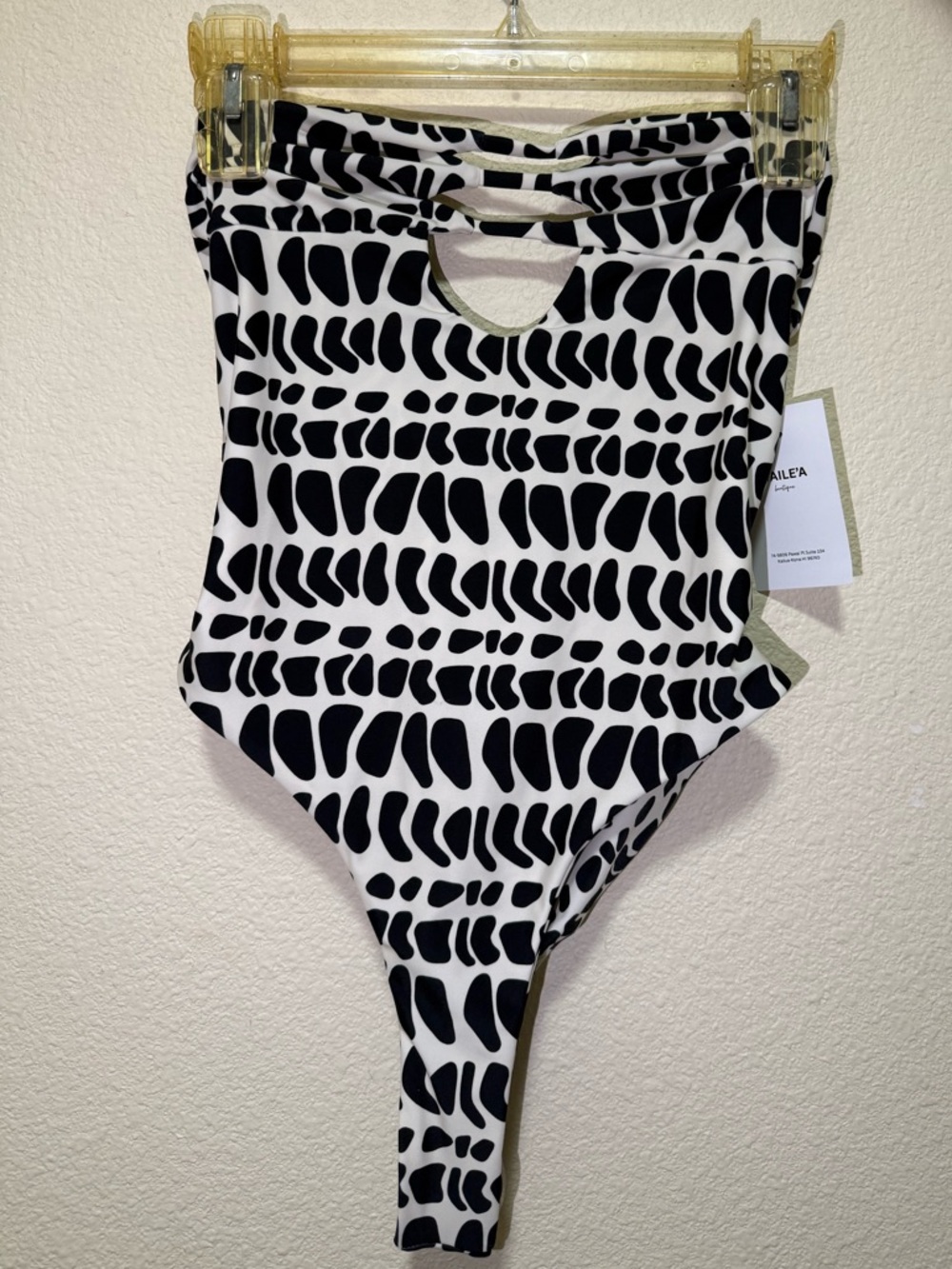 WAILE’A BOUTIQUE BIKINI “HILO BIKINI” IN THE HEBREW PRINT